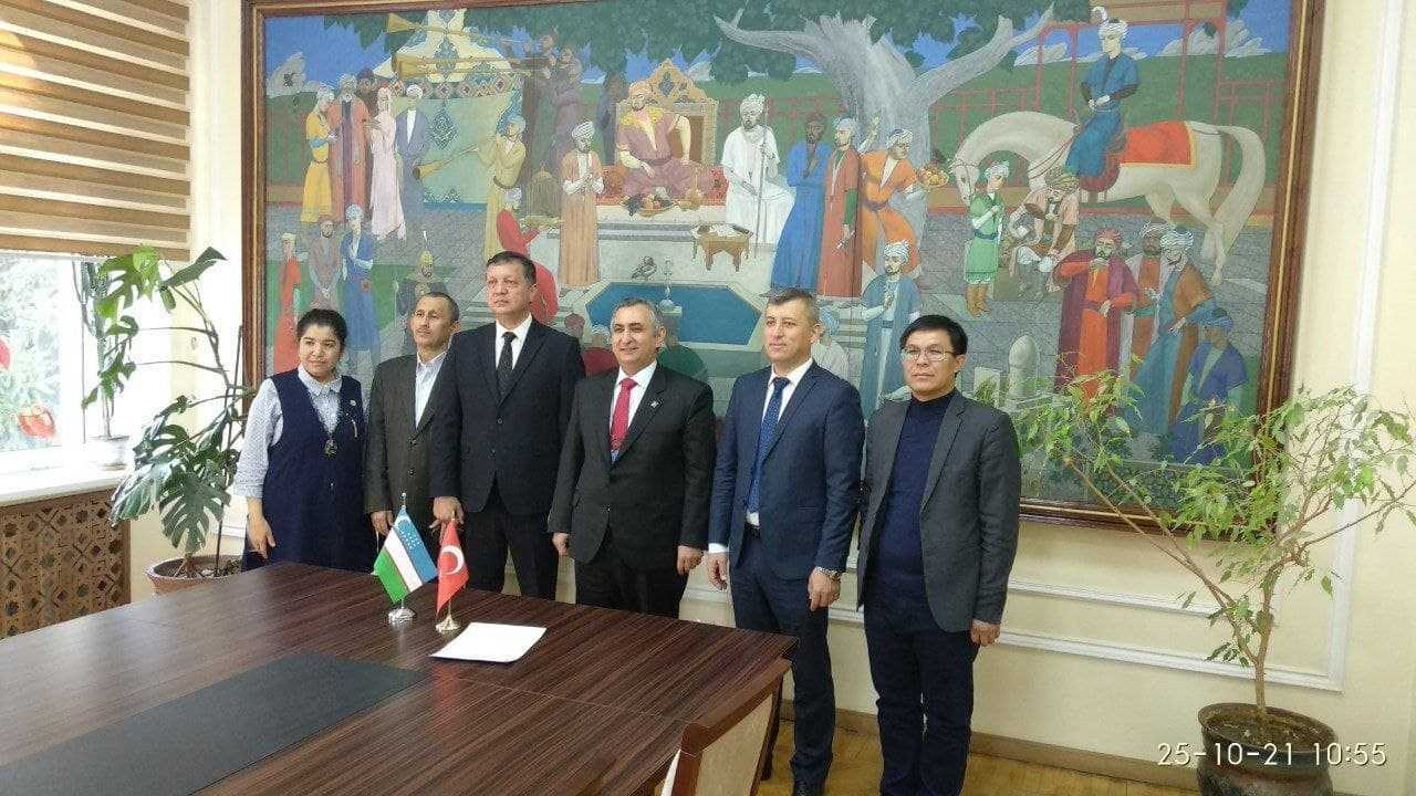 Подписан Меморандум о взаимопонимании между Анкарским центром исследований кризисов и вопросов политики - ANKASAM и Институтом государства и права